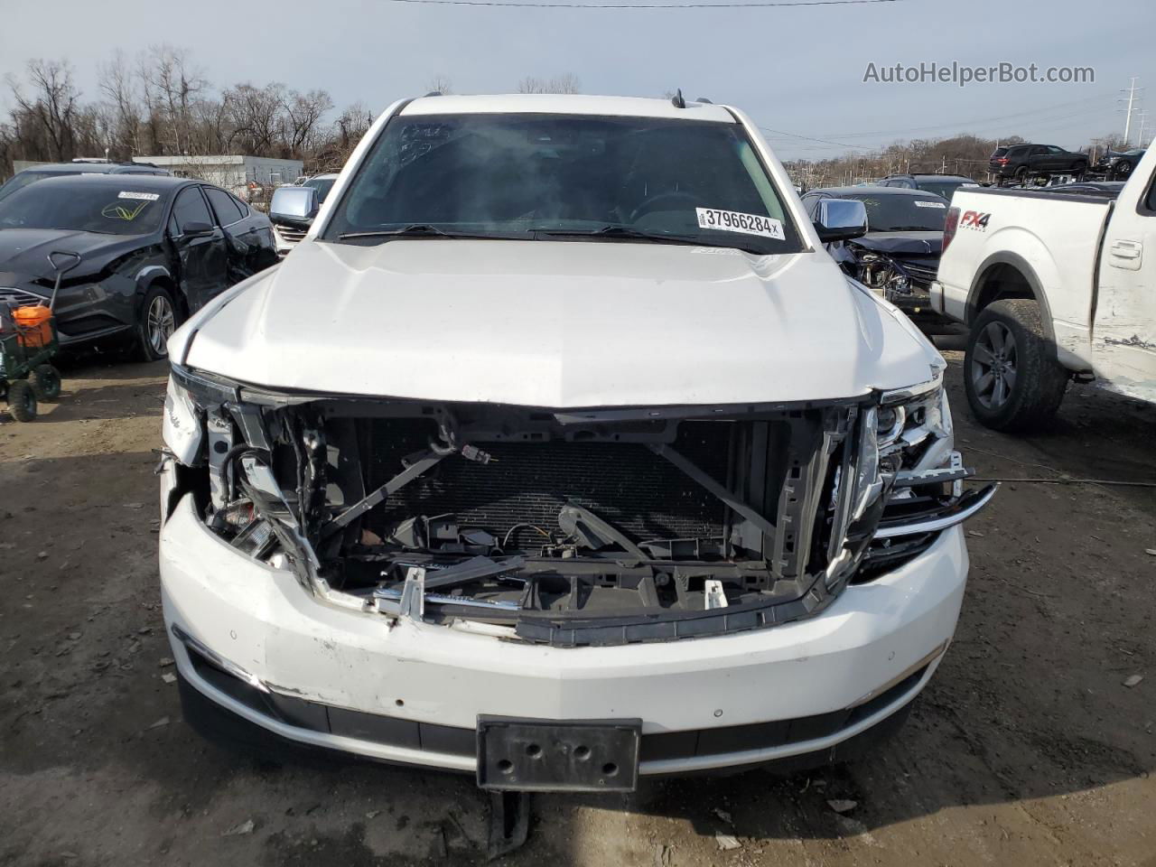 2015 Chevrolet Tahoe C1500 Ltz White vin: 1GNSCCKC4FR157423