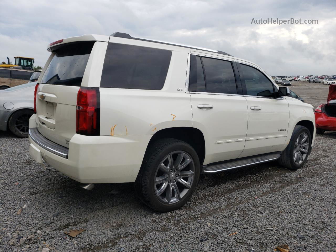 2015 Chevrolet Tahoe C1500 Ltz White vin: 1GNSCCKC5FR275691