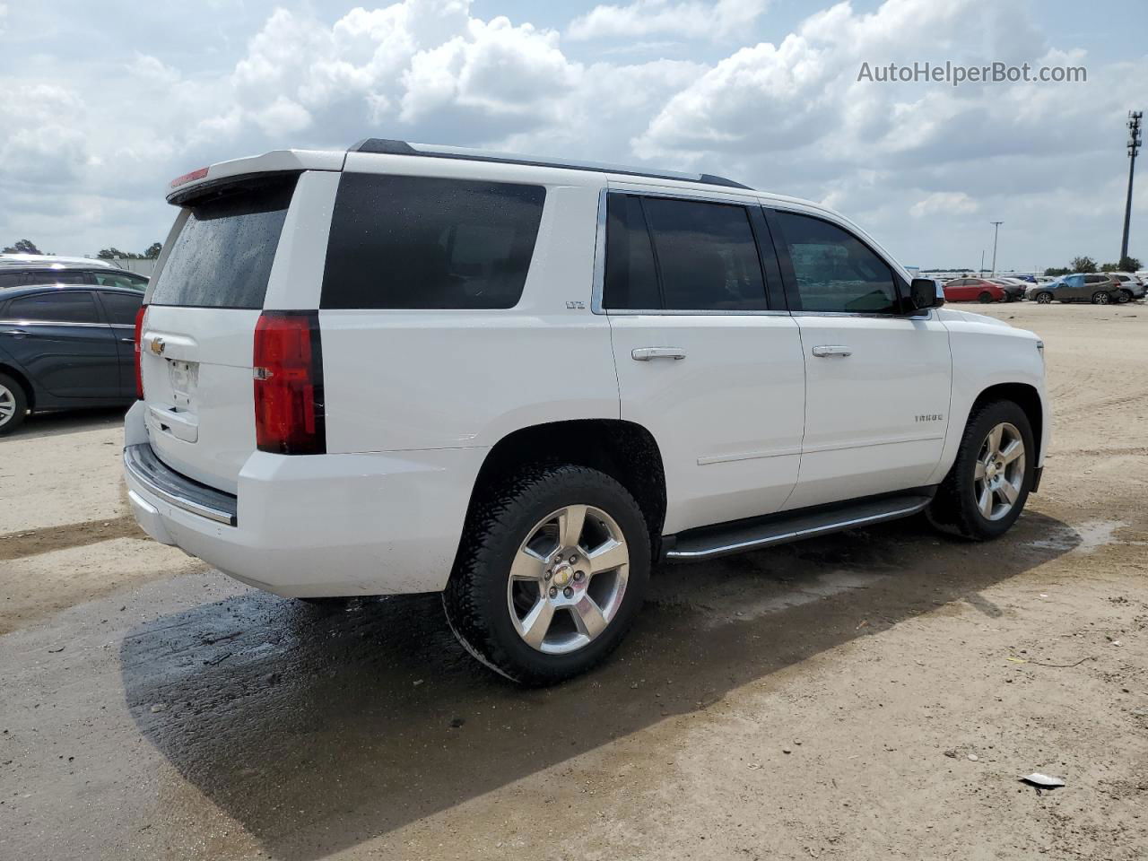 2016 Chevrolet Tahoe C1500 Ltz White vin: 1GNSCCKC7GR142240