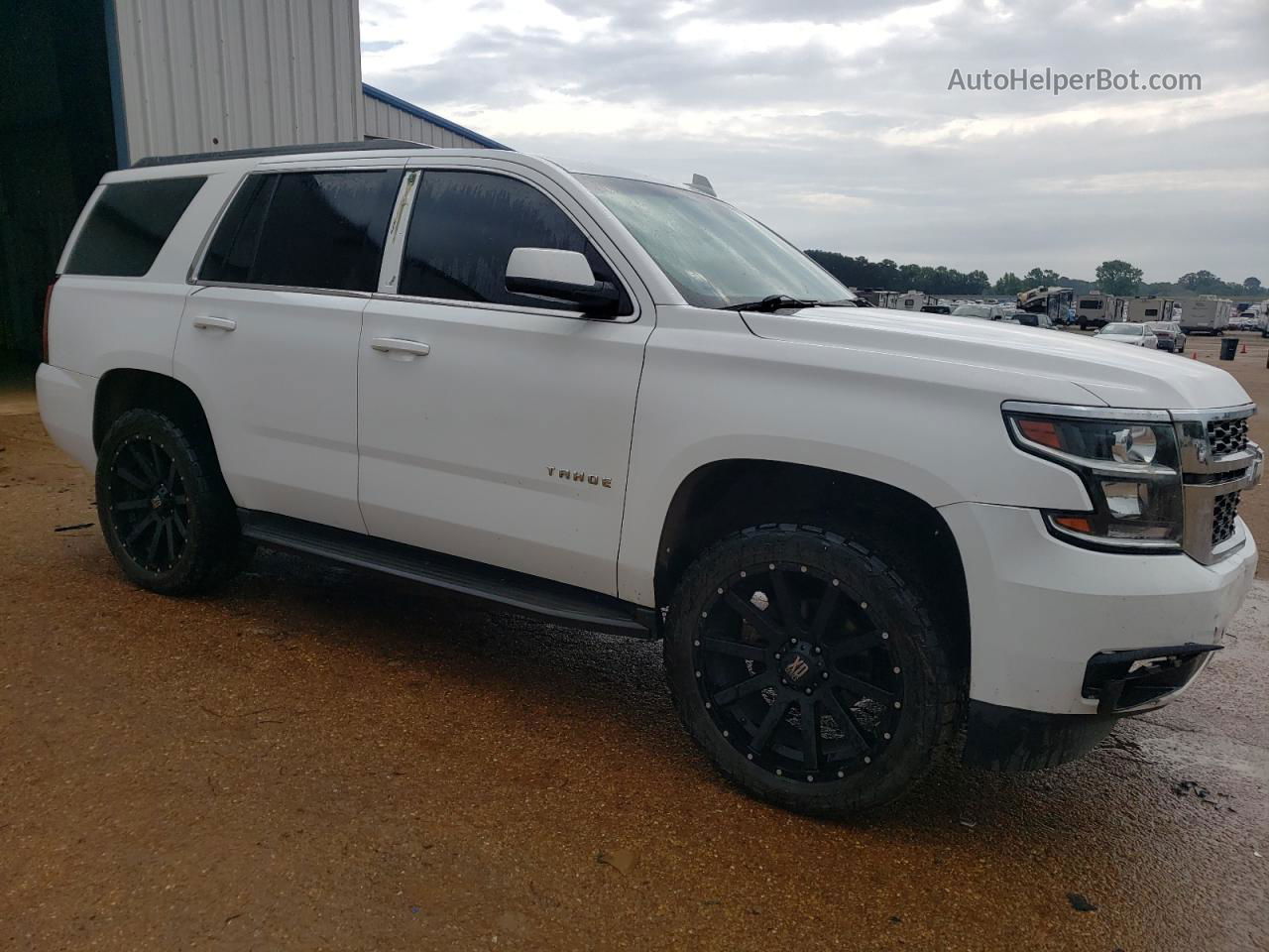 2015 Chevrolet Tahoe K1500 Ls Белый vin: 1GNSKAKC3FR709047