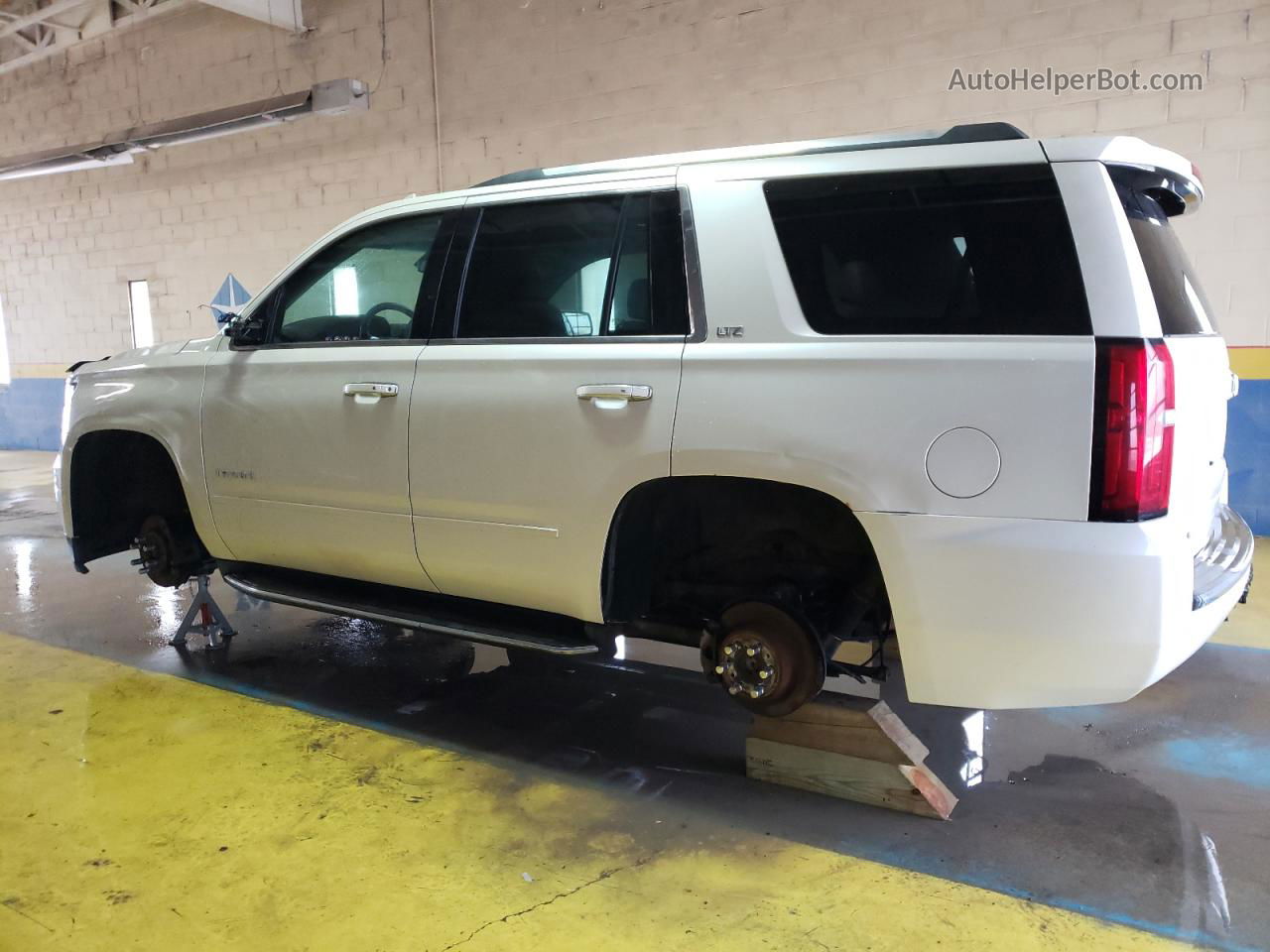 2015 Chevrolet Tahoe K1500 Ltz White vin: 1GNSKCKC0FR692770