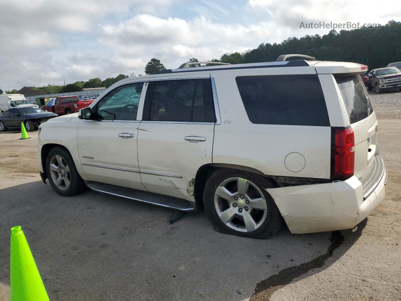 2015 Chevrolet Tahoe K1500 Ltz Белый vin: 1GNSKCKC1FR604647