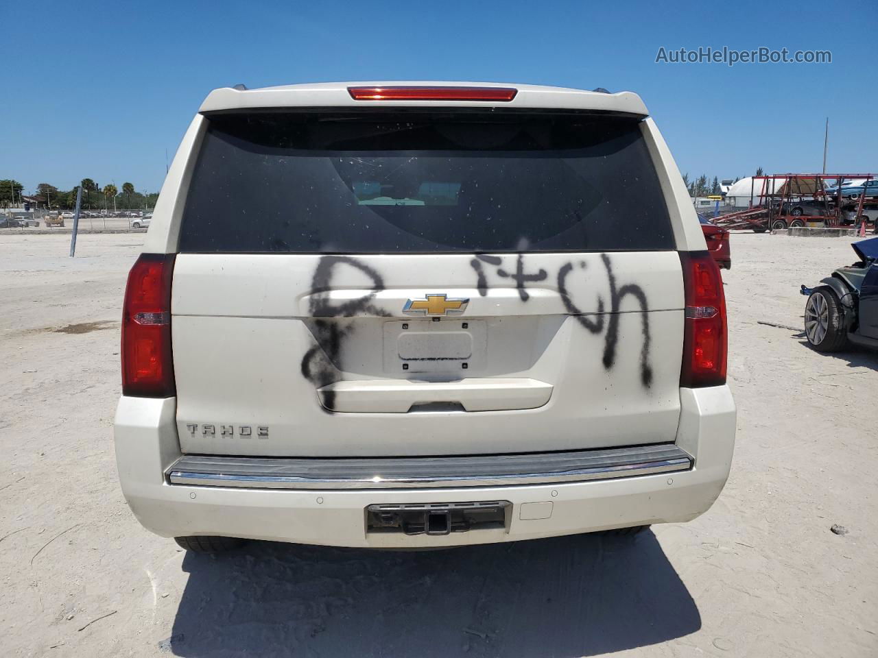 2015 Chevrolet Tahoe K1500 Ltz White vin: 1GNSKCKC8FR682911