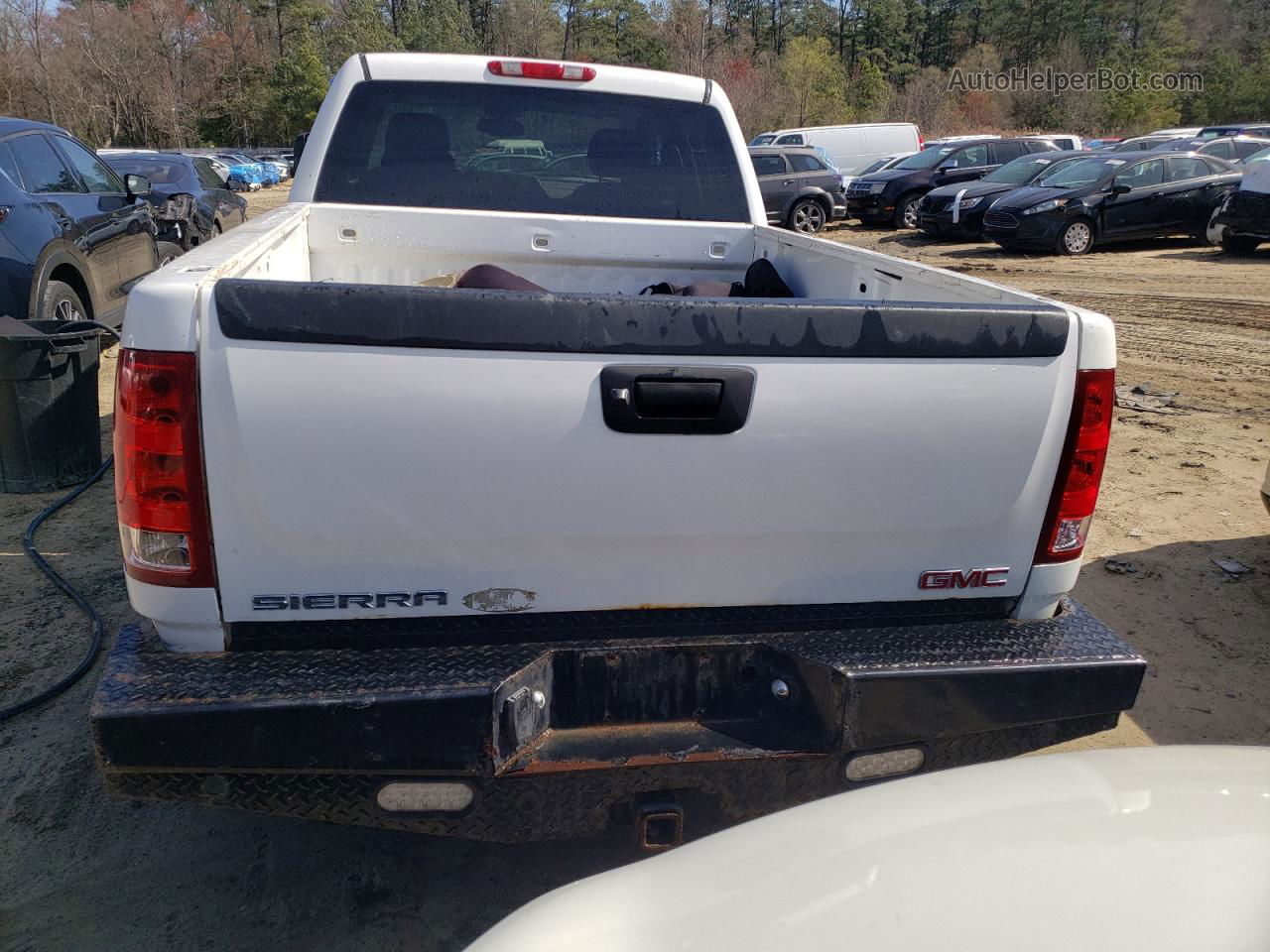 2008 Gmc Sierra K2500 Heavy Duty White vin: 1GTHK23648F151571