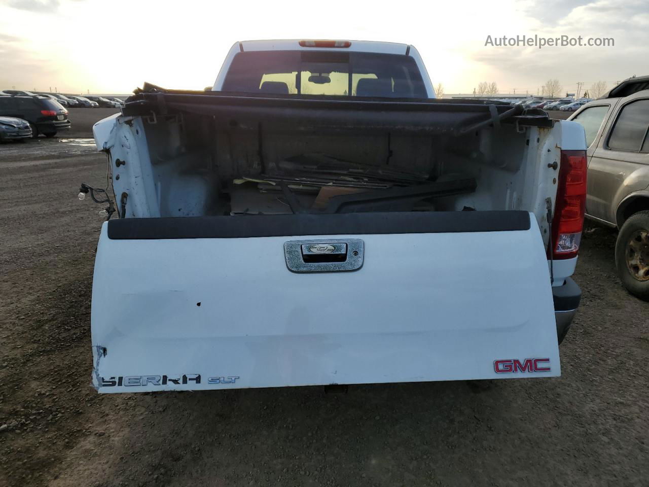 2008 Gmc Sierra K2500 Heavy Duty White vin: 1GTHK23688F179809