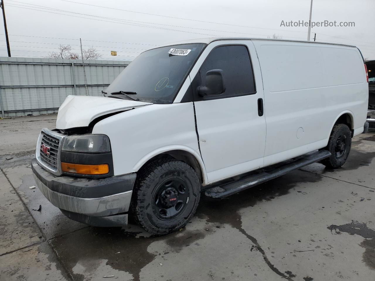 2018 Gmc Savana G2500 White vin: 1GTW7AFG1J1903172