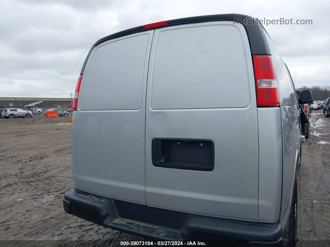 2018 Gmc Savana 2500 Work Van Серебряный vin: 1GTW7AFG6J1313839