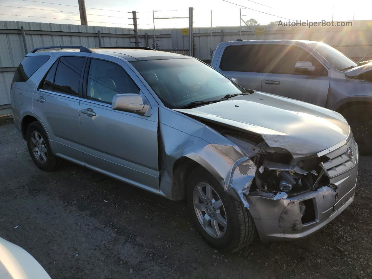 2008 Cadillac Srx  Silver vin: 1GYEE637380142139