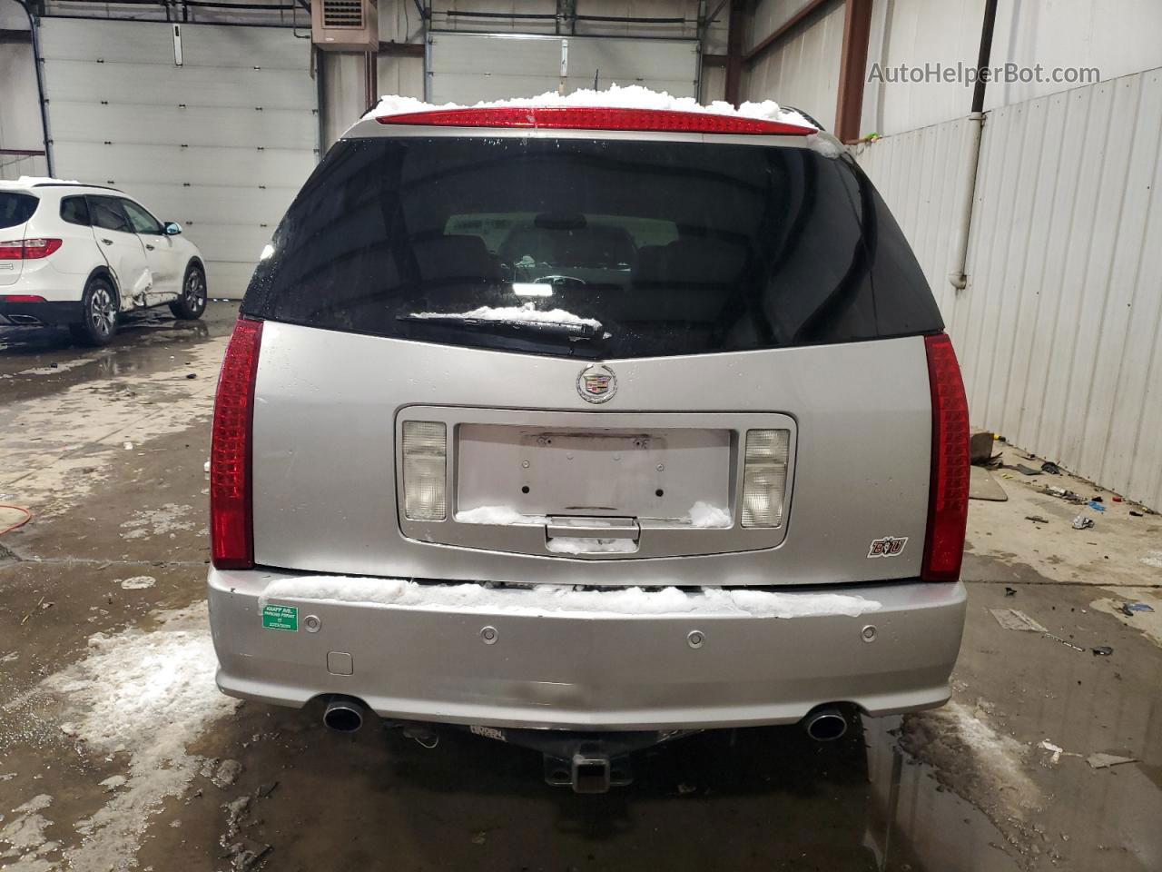 2008 Cadillac Srx  Silver vin: 1GYEE637580182111