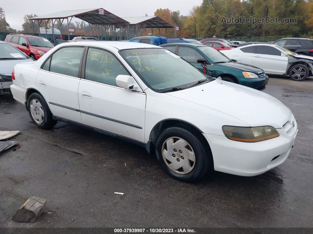 2000 Honda Accord Sdn Lx White vin: 1HGCG1641YA016367