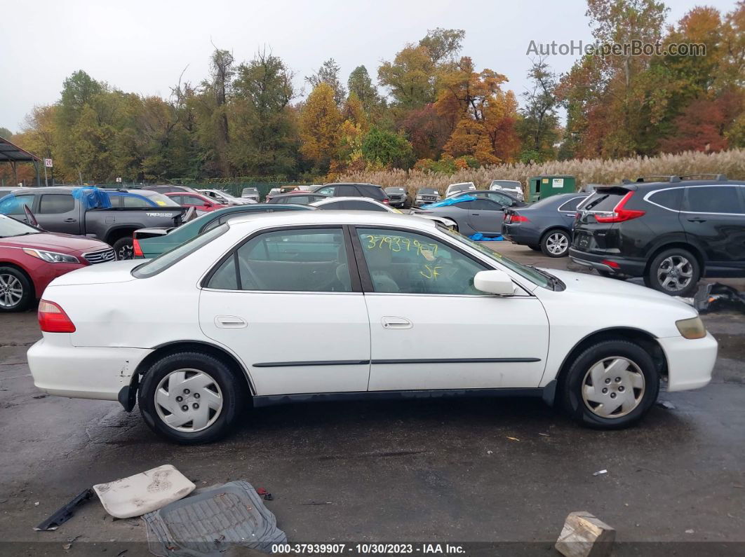 2000 Honda Accord Sdn Lx White vin: 1HGCG1641YA016367