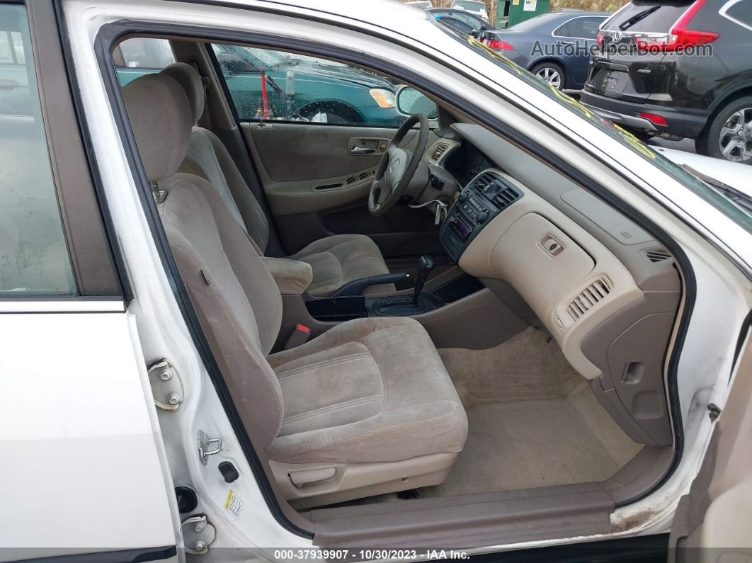 2000 Honda Accord Sdn Lx White vin: 1HGCG1641YA016367