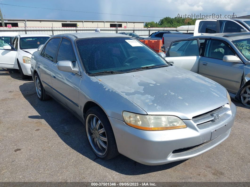 2000 Honda Accord Sdn Lx Silver vin: 1HGCG5645YA106211