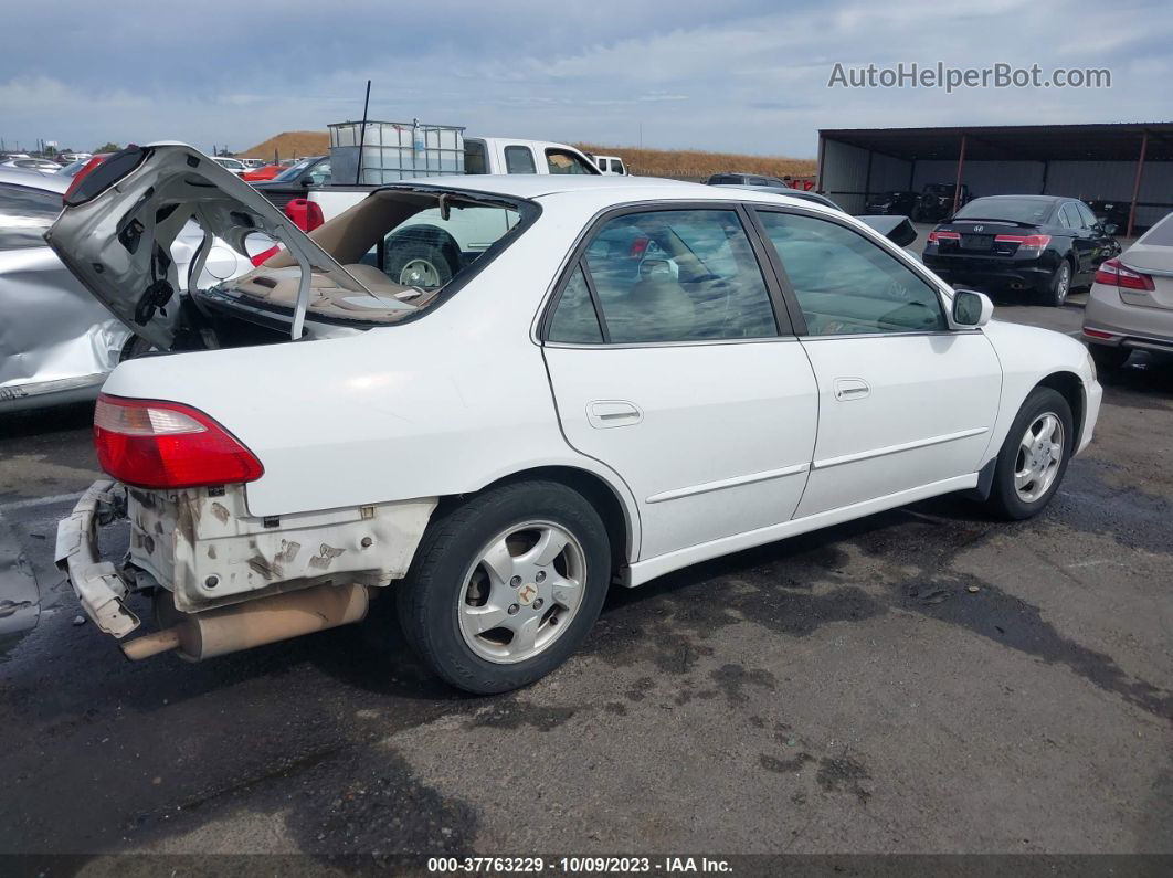 2000 Honda Accord 2.3 Ex White vin: 1HGCG6681YA095569