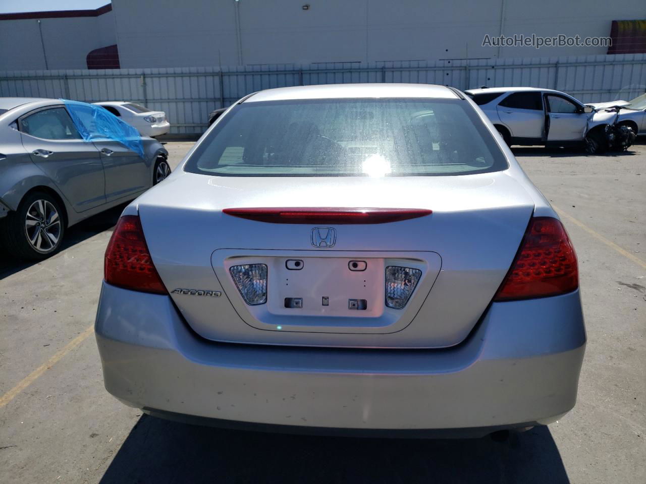 2007 Honda Accord Lx Silver vin: 1HGCM56417A208001