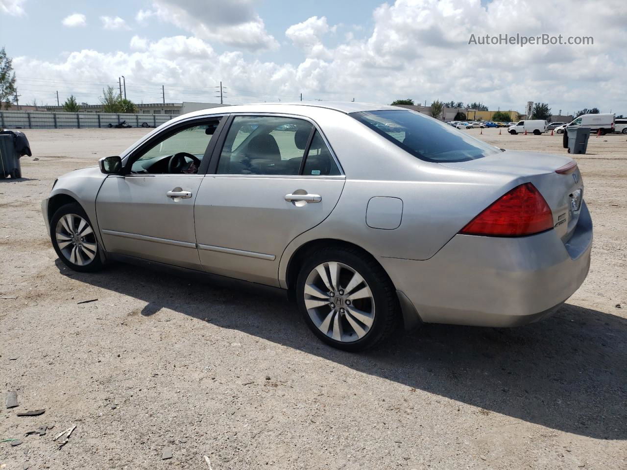 2007 Honda Accord Lx Silver vin: 1HGCM56437A147329