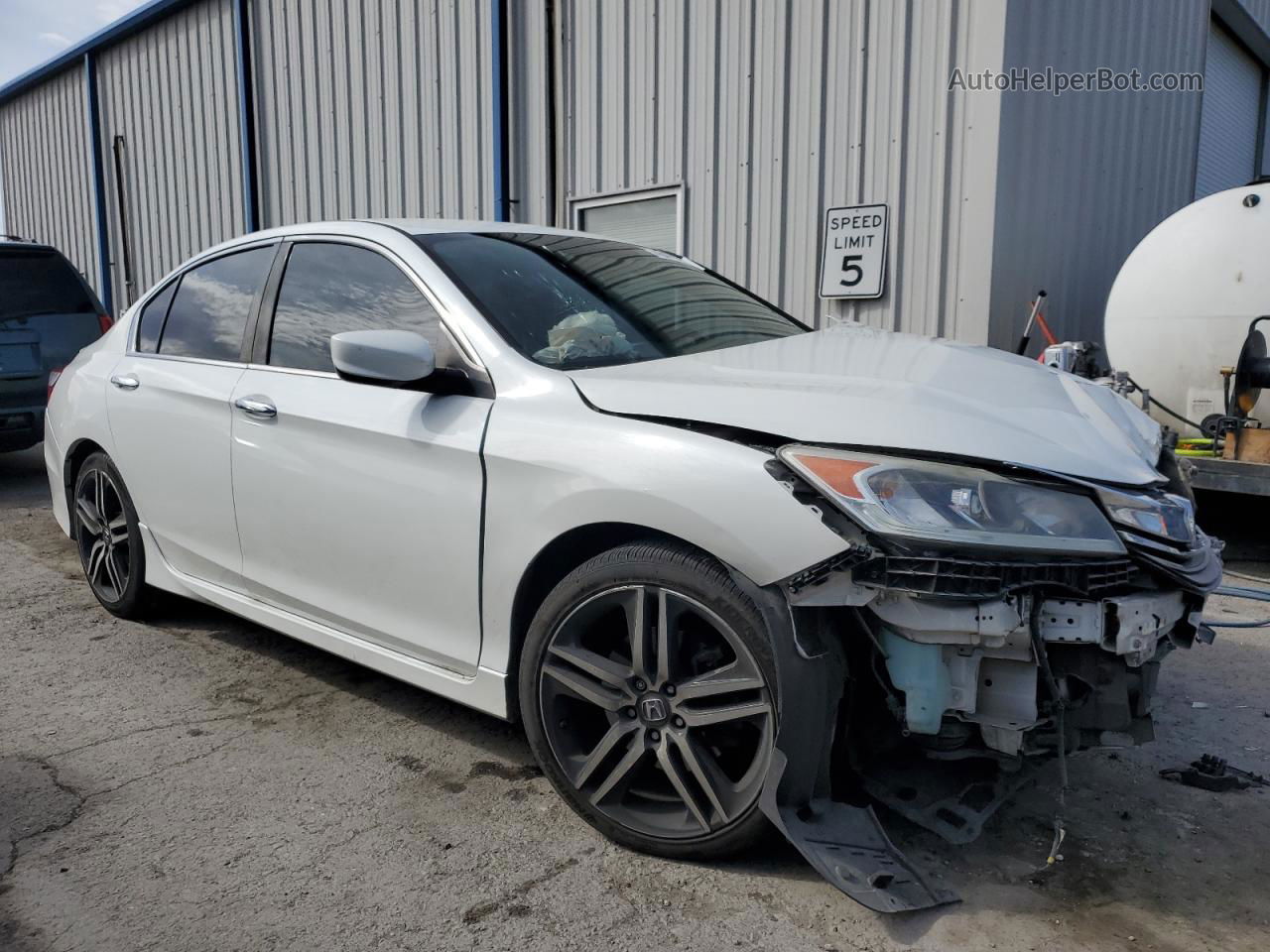 2017 Honda Accord Sport White vin: 1HGCR2F51HA097427