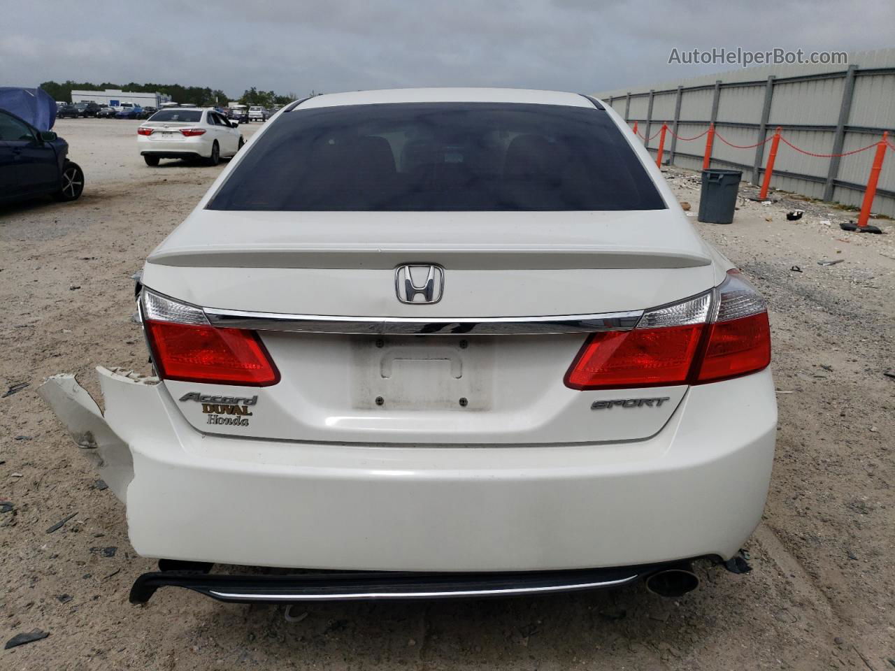 2015 Honda Accord Sport White vin: 1HGCR2F54FA056917