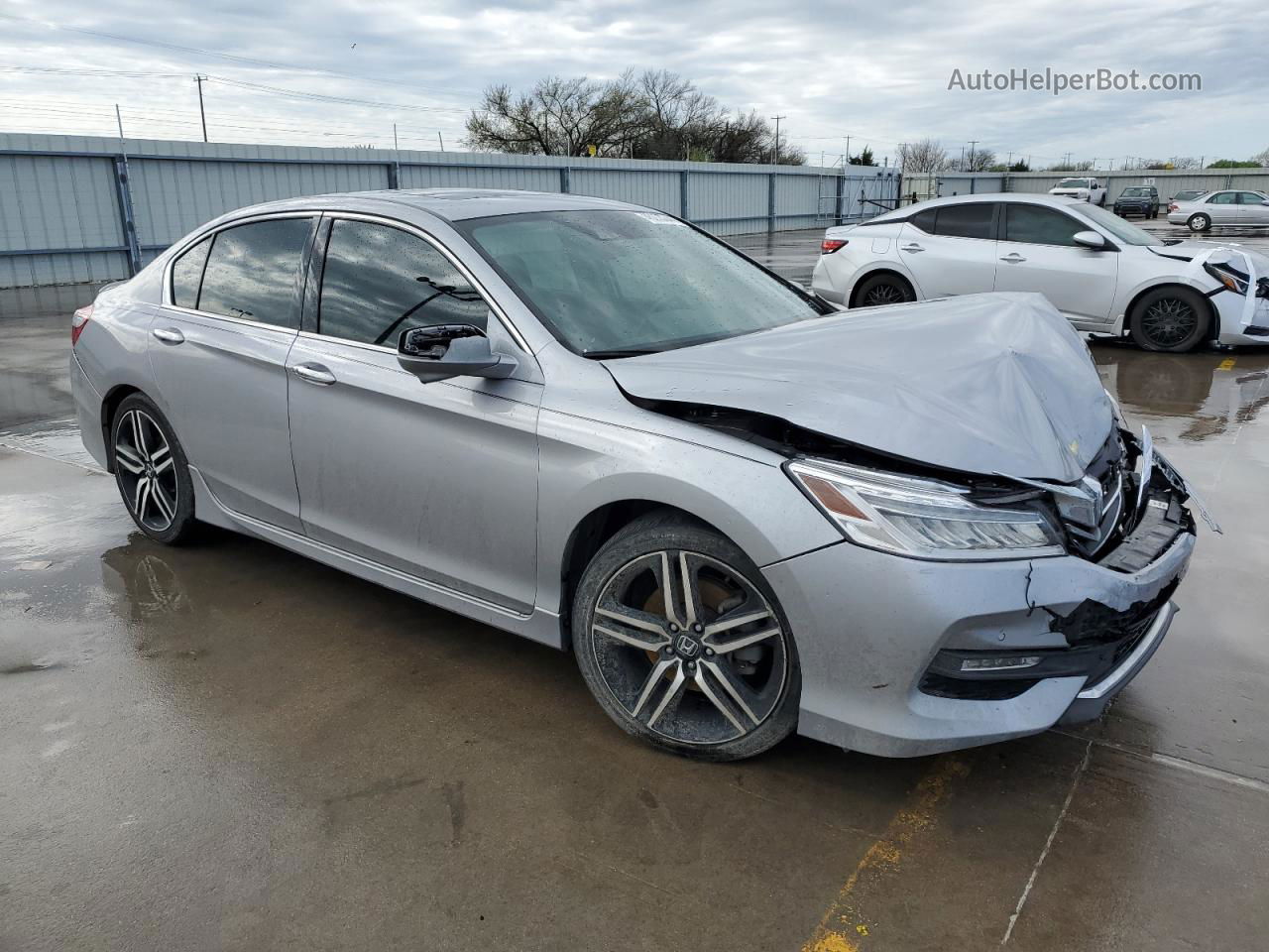 2016 Honda Accord Touring Silver vin: 1HGCR3F90GA008017