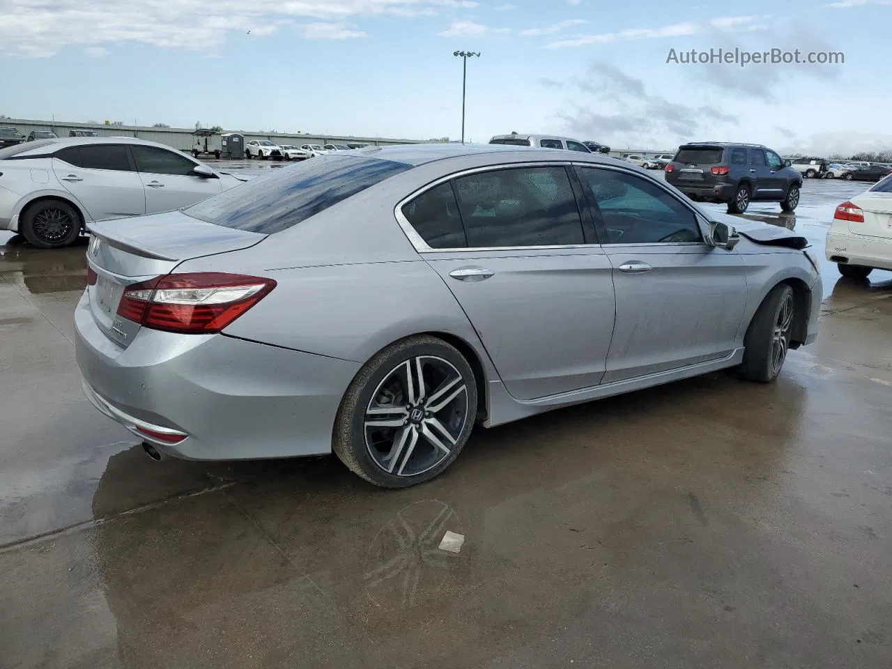 2016 Honda Accord Touring Silver vin: 1HGCR3F90GA008017