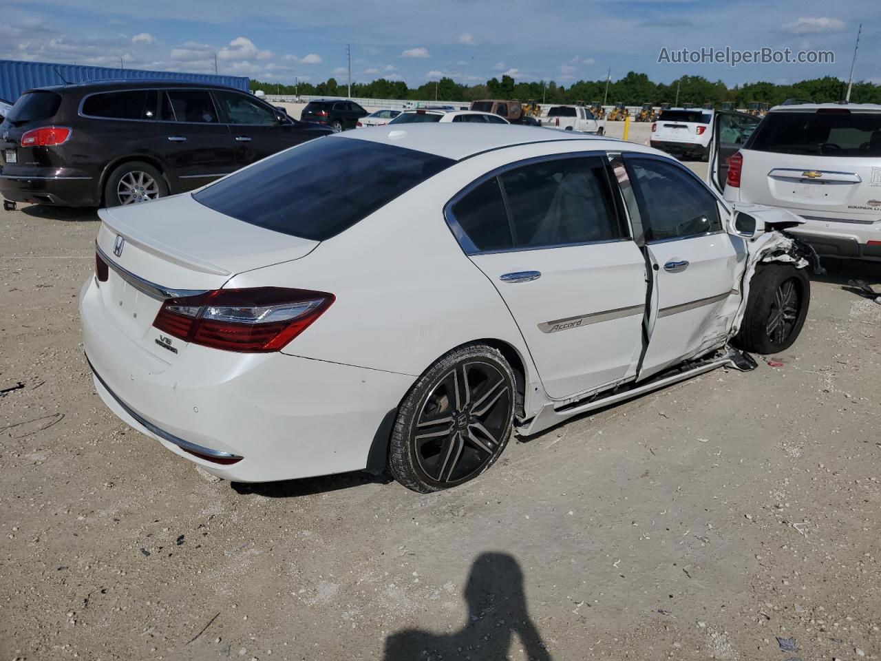 2017 Honda Accord Touring White vin: 1HGCR3F97HA042019