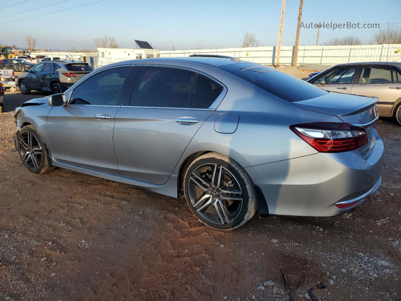 2017 Honda Accord Touring Silver vin: 1HGCR3F9XHA031452