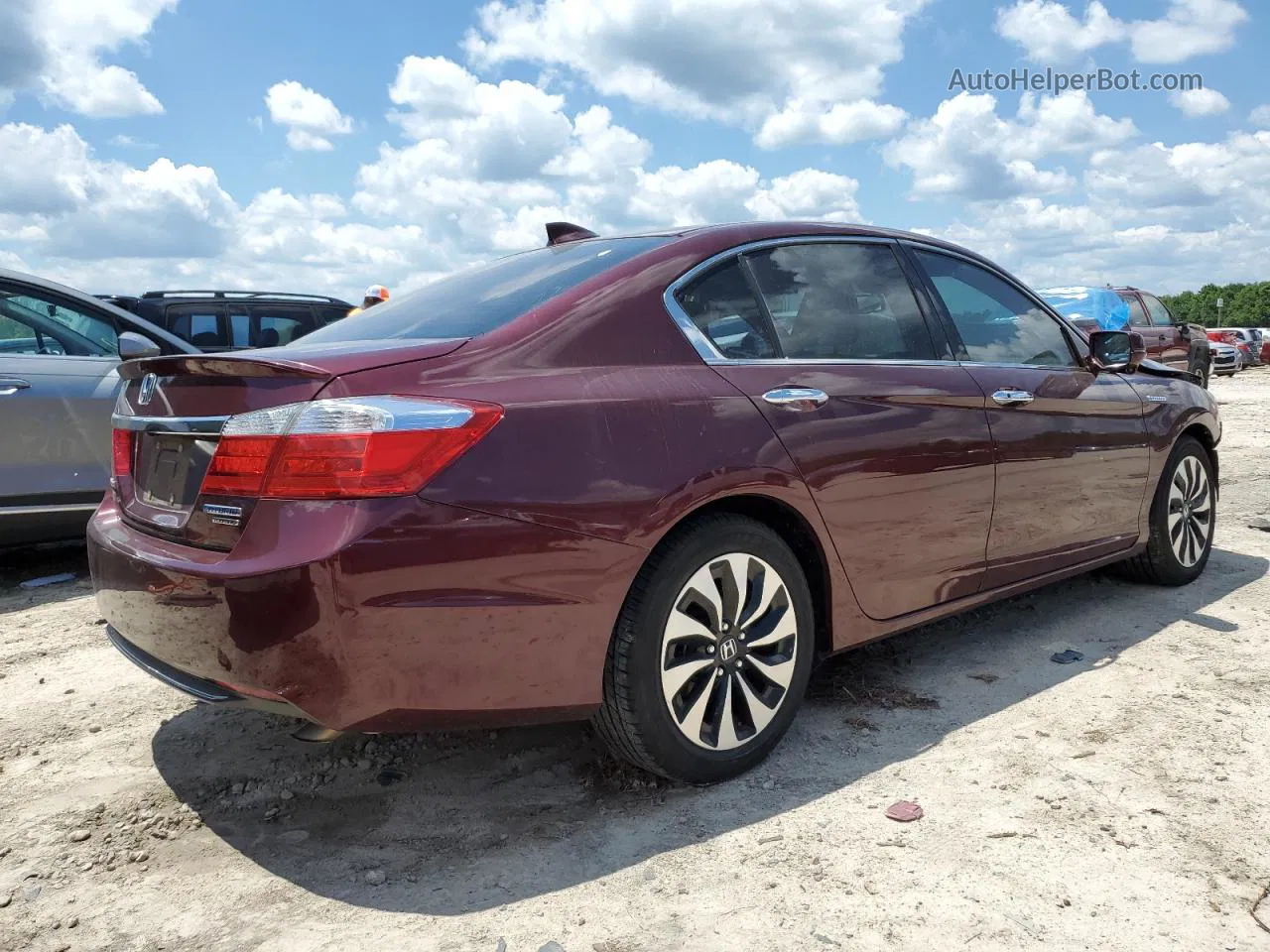 2015 Honda Accord Touring Hybrid Burgundy vin: 1HGCR6F78FA004554