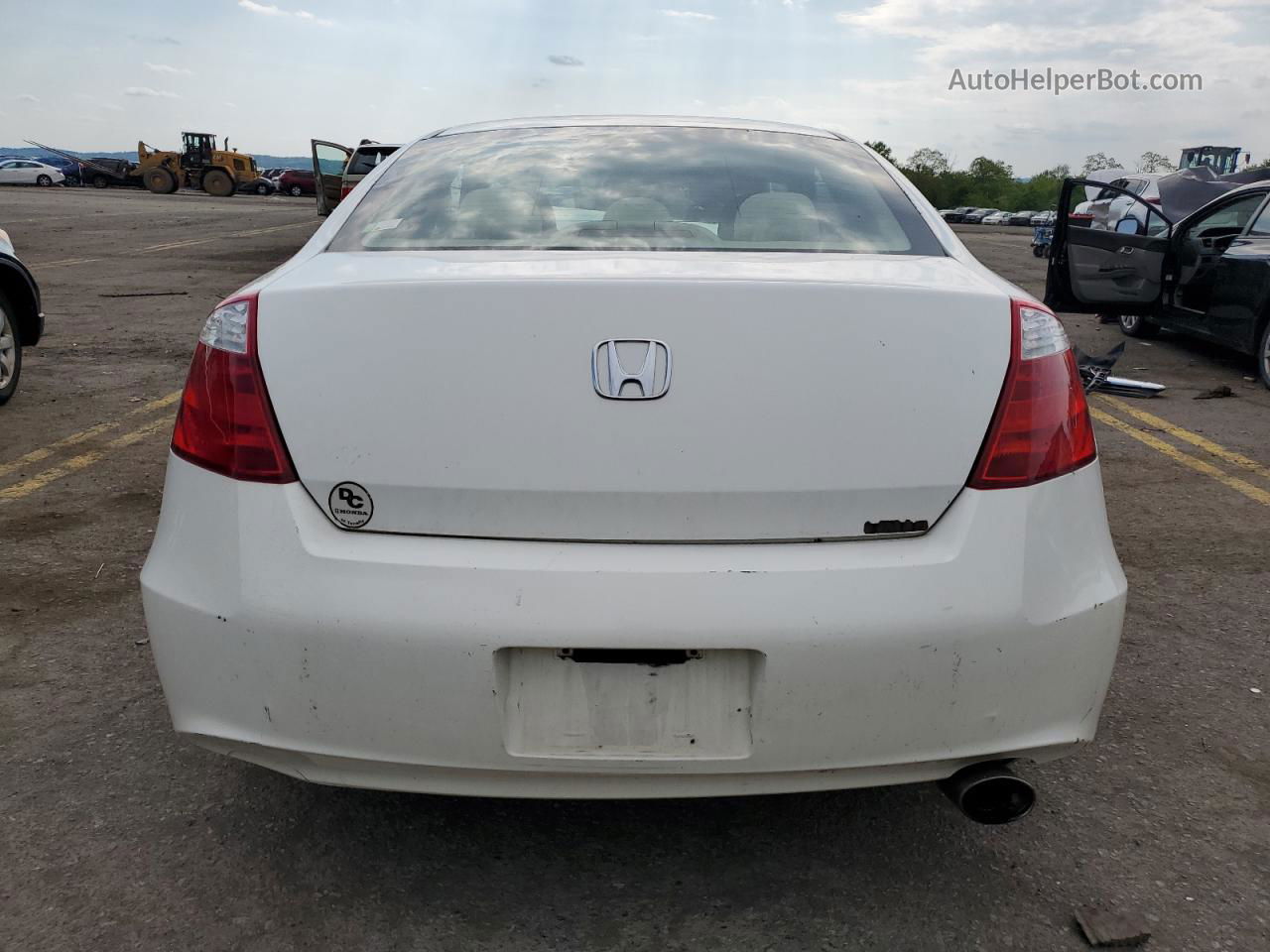 2009 Honda Accord Lx White vin: 1HGCS12329A023552