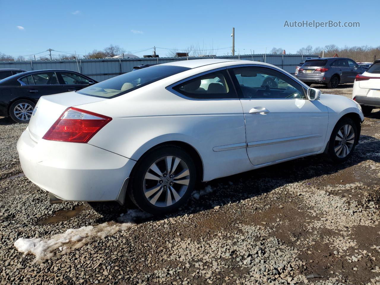 2009 Honda Accord Ex White vin: 1HGCS12799A015984