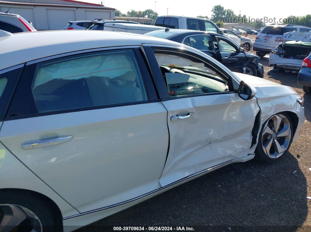 2018 Honda Accord Touring White vin: 1HGCV1F97JA107490