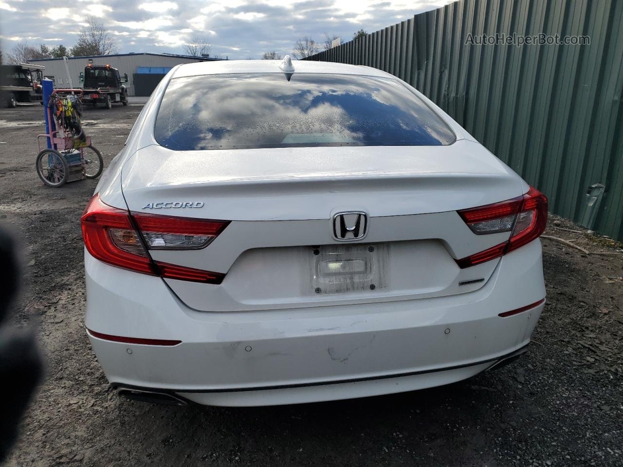 2018 Honda Accord Touring White vin: 1HGCV1F98JA070899