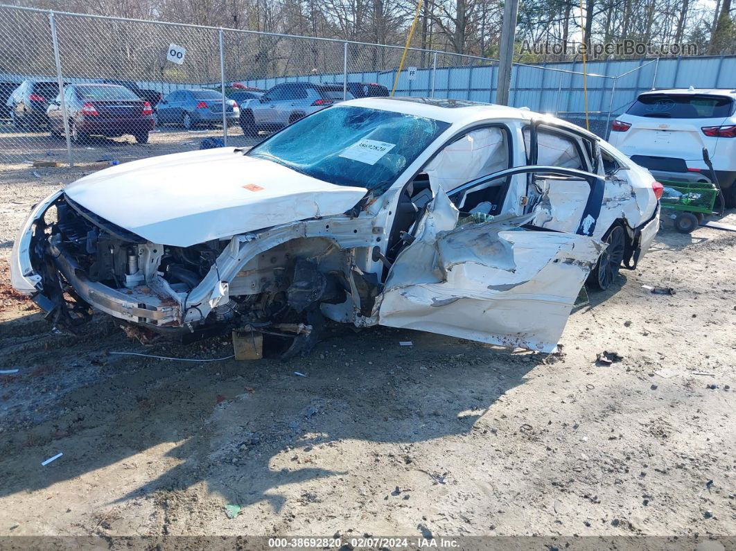 2018 Honda Accord Touring 2.0t White vin: 1HGCV2F92JA022563