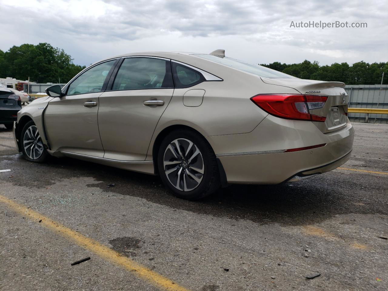 2018 Honda Accord Touring Hybrid Gold vin: 1HGCV3F96JA014097