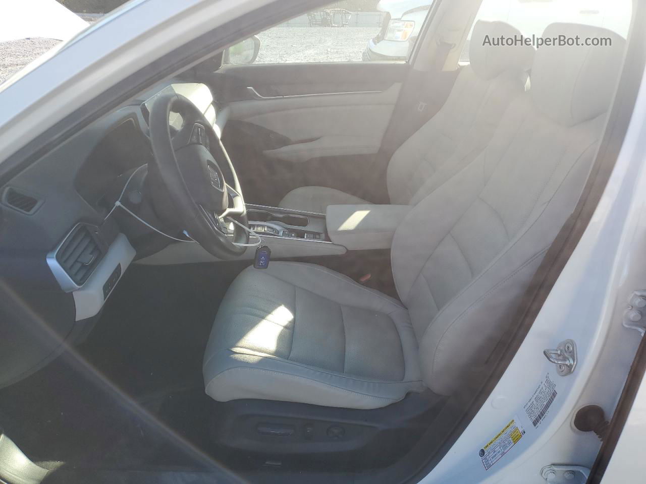 2018 Honda Accord Touring Hybrid White vin: 1HGCV3F99JA009346