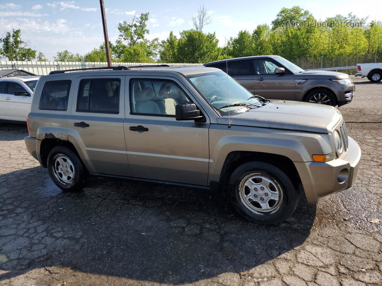 2008 Jeep Patriot Sport Желто-коричневый vin: 1J8FF28W08D514229