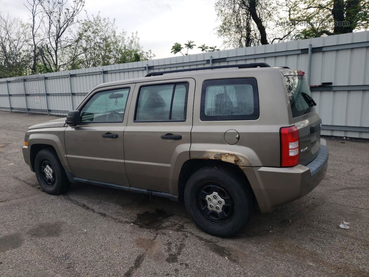 2008 Jeep Patriot Sport Tan vin: 1J8FF28W08D624603