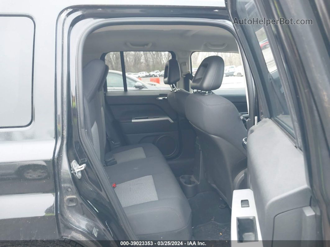 2008 Jeep Patriot Sport Черный vin: 1J8FF28W48D766341