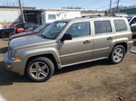 2008 Jeep Patriot Sport Золотой vin: 1J8FF28W58D639789