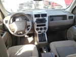 2008 Jeep Patriot Sport Золотой vin: 1J8FF28W58D639789