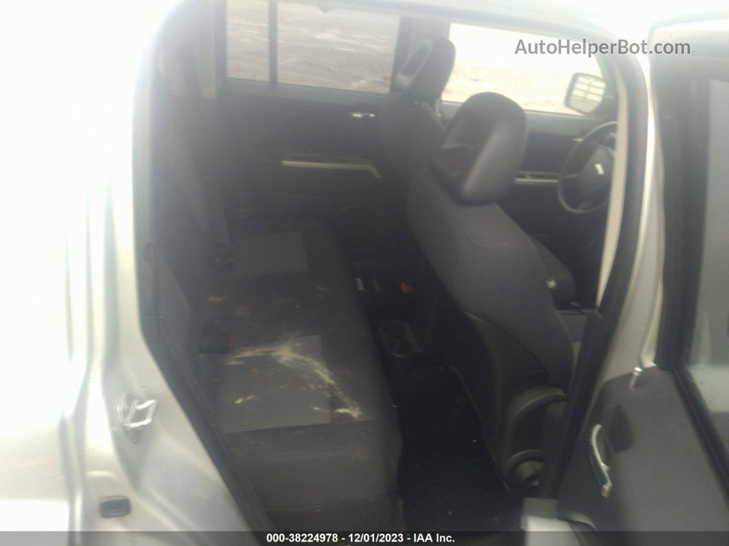 2008 Jeep Patriot Sport Серебряный vin: 1J8FF28W68D795789