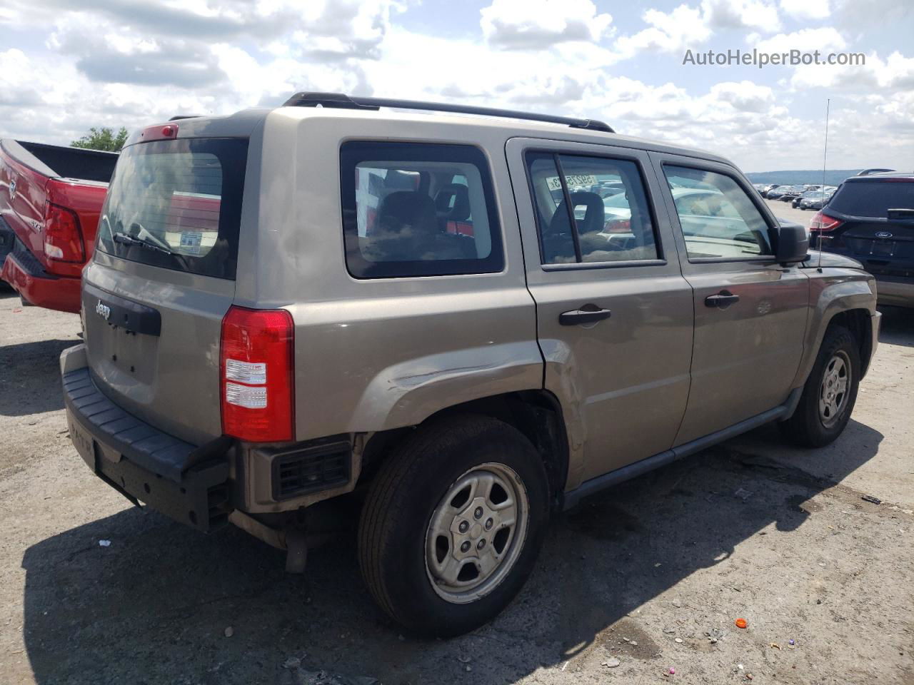 2008 Jeep Patriot Sport Tan vin: 1J8FF28W98D684752