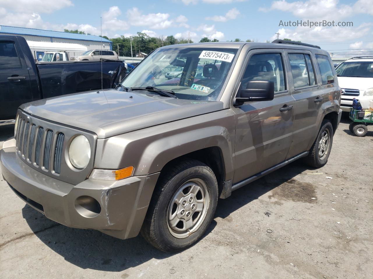 2008 Jeep Patriot Sport Желто-коричневый vin: 1J8FF28W98D684752