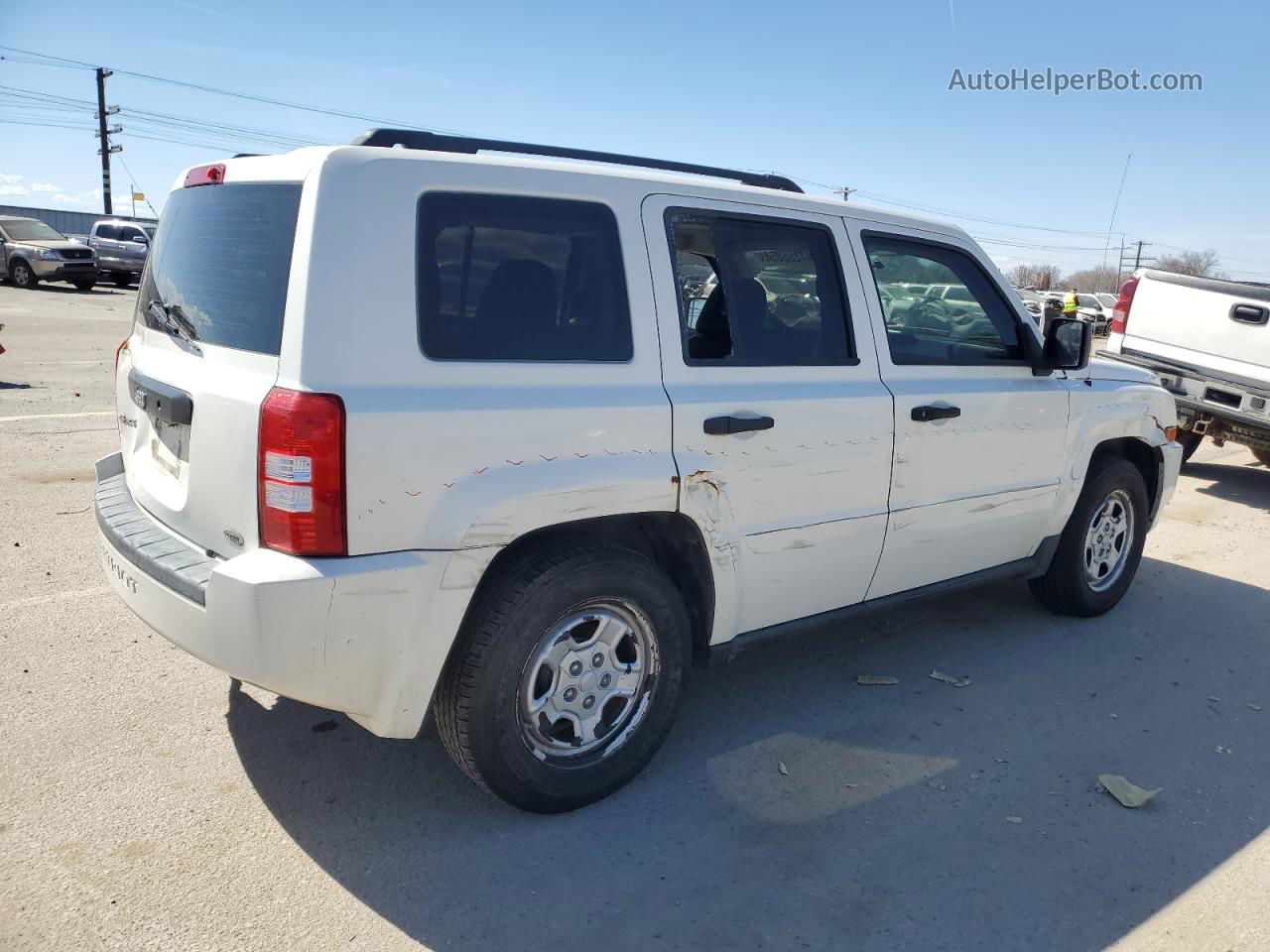 2008 Jeep Patriot Sport White vin: 1J8FF28WX8D525657