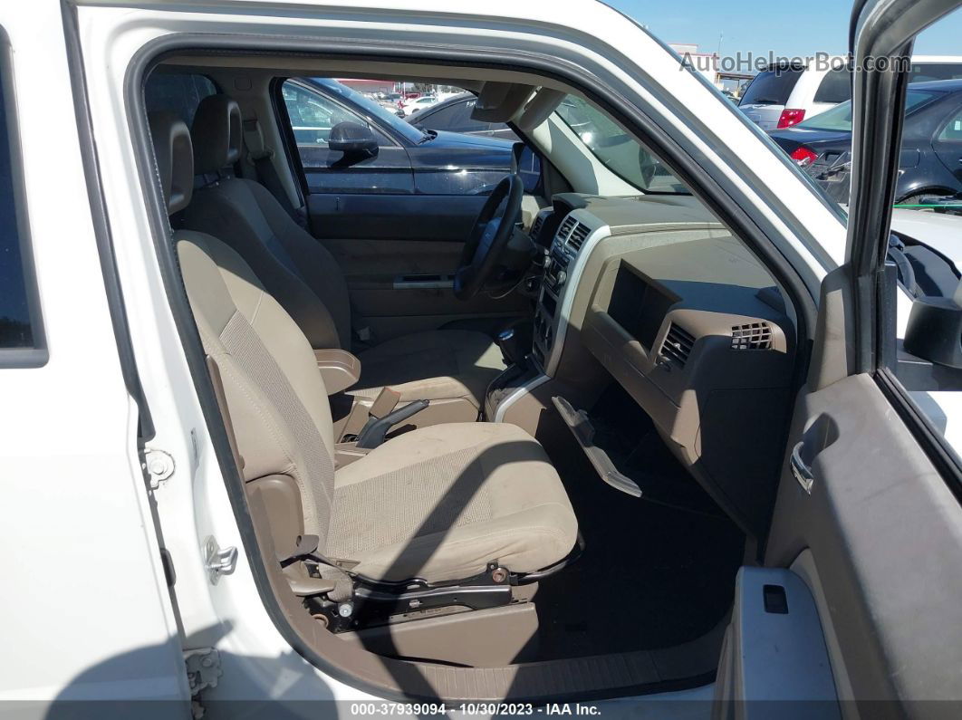 2008 Jeep Patriot Sport White vin: 1J8FT28018D692865