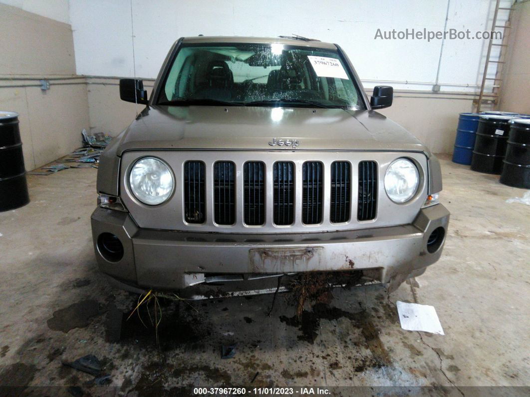 2008 Jeep Patriot Sport Tan vin: 1J8FT28018D755625