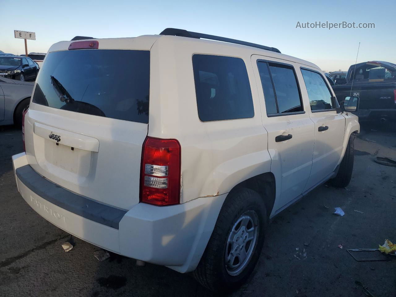 2008 Jeep Patriot Sport White vin: 1J8FT28088D560430