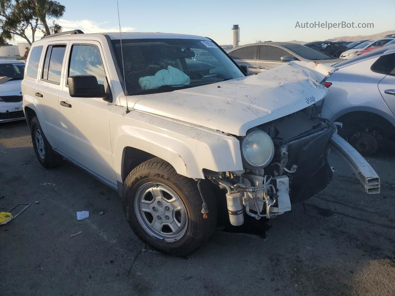 2008 Jeep Patriot Sport White vin: 1J8FT28088D560430