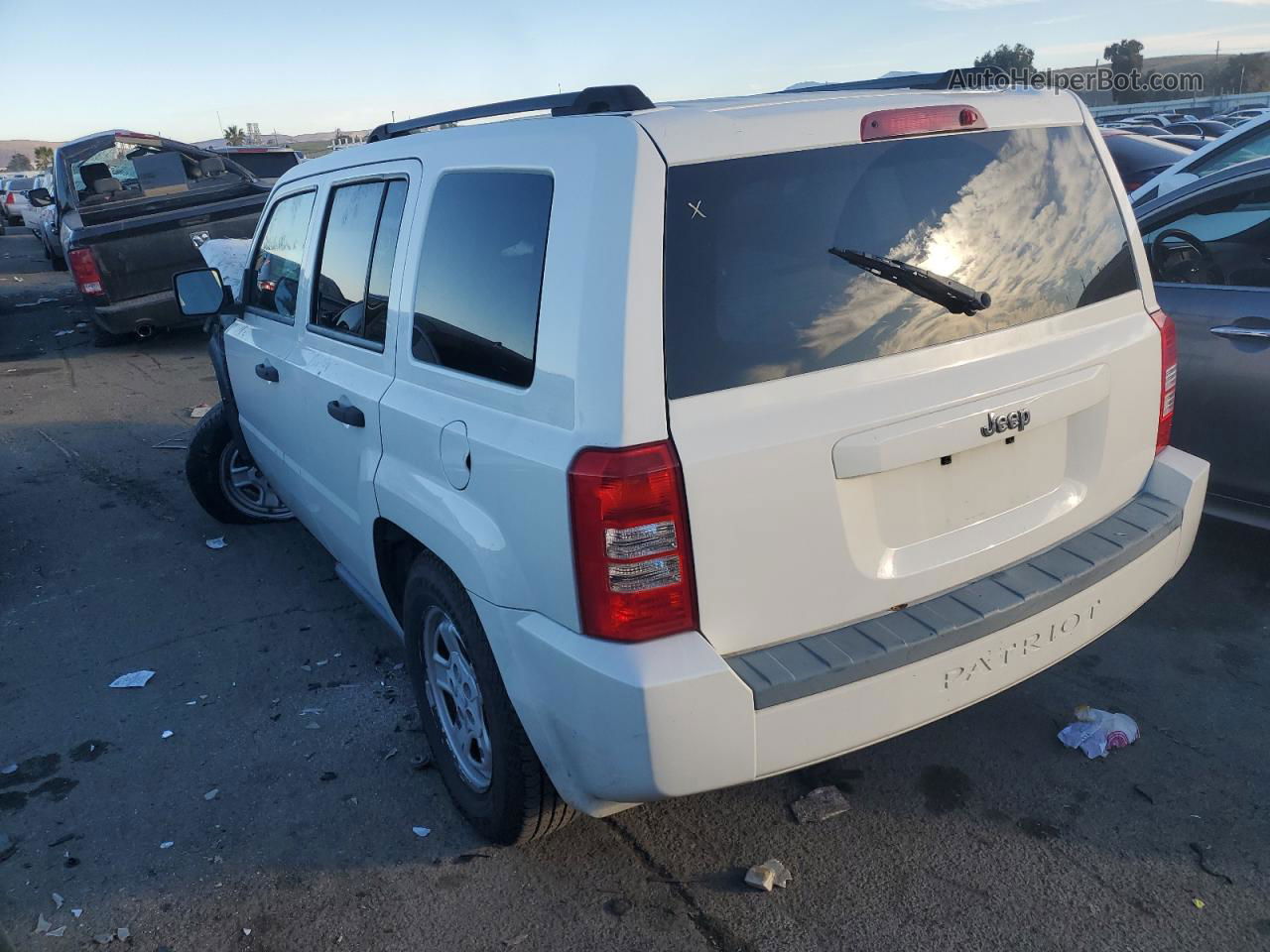 2008 Jeep Patriot Sport White vin: 1J8FT28088D560430