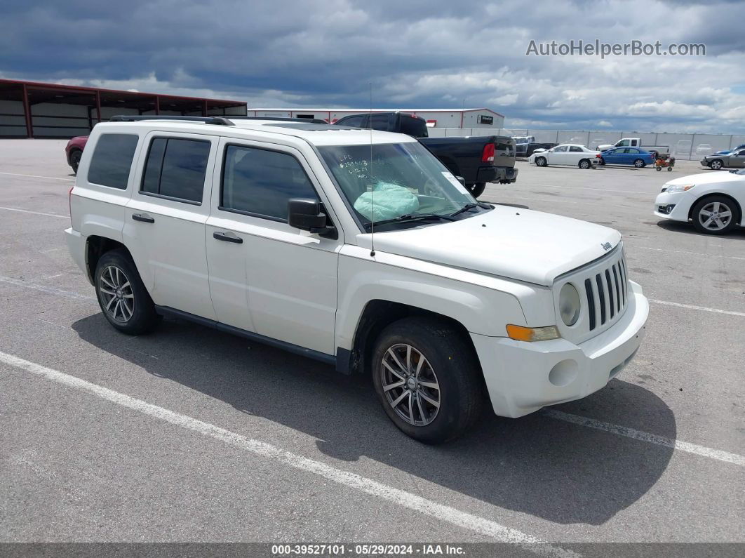 2008 Jeep Patriot Sport White vin: 1J8FT28088D742967