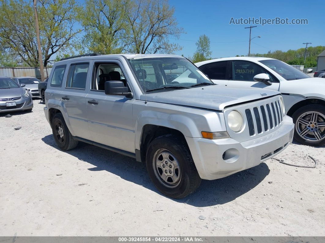 2008 Jeep Patriot Sport Серебряный vin: 1J8FT28W18D699769